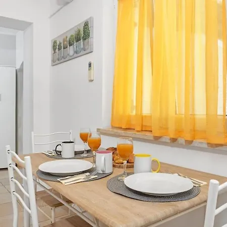 Valkane Private Garden Apartment *